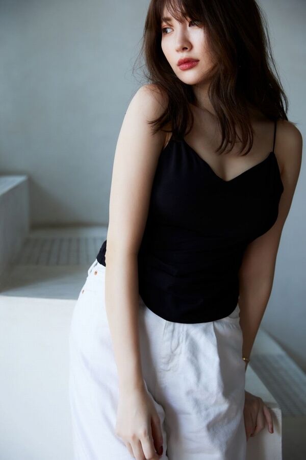 小嶋陽菜エロ画像