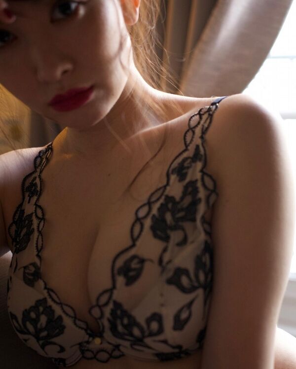 小嶋陽菜エロ画像