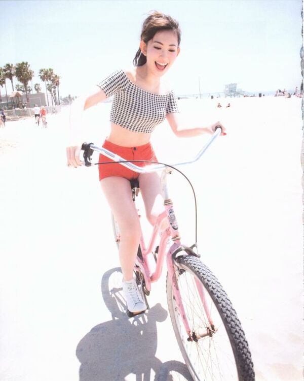 小嶋陽菜エロ画像