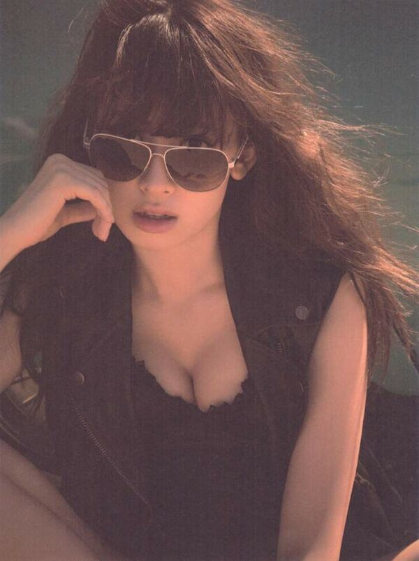 小嶋陽菜エロ画像