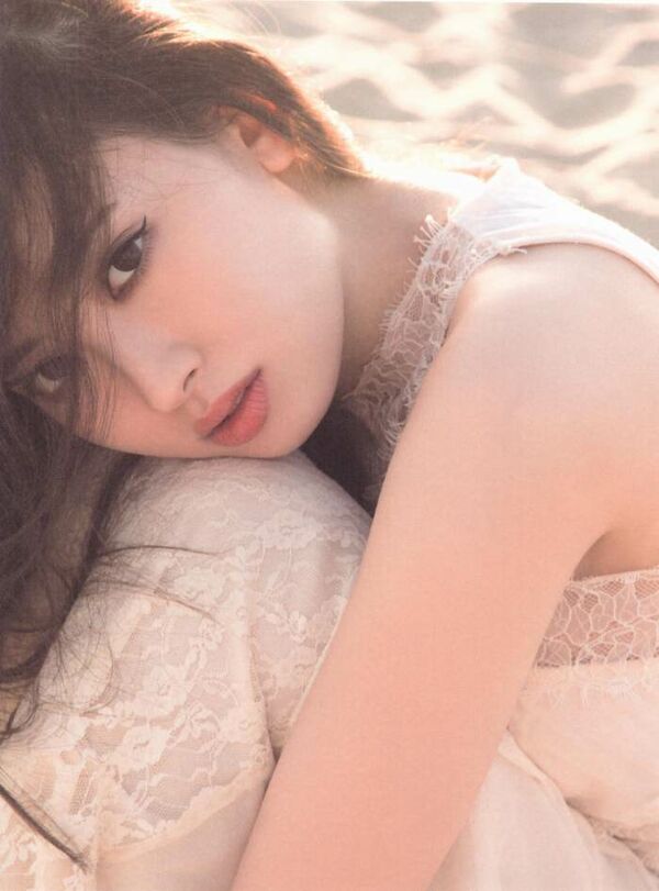 小嶋陽菜エロ画像