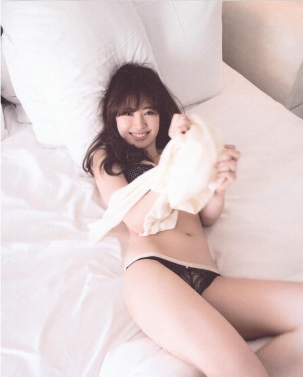 小嶋陽菜エロ画像