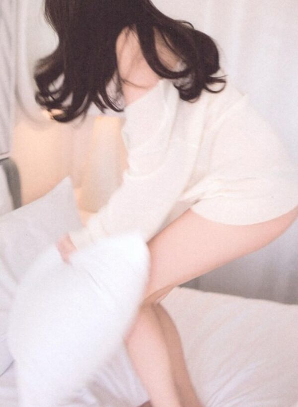 小嶋陽菜エロ画像