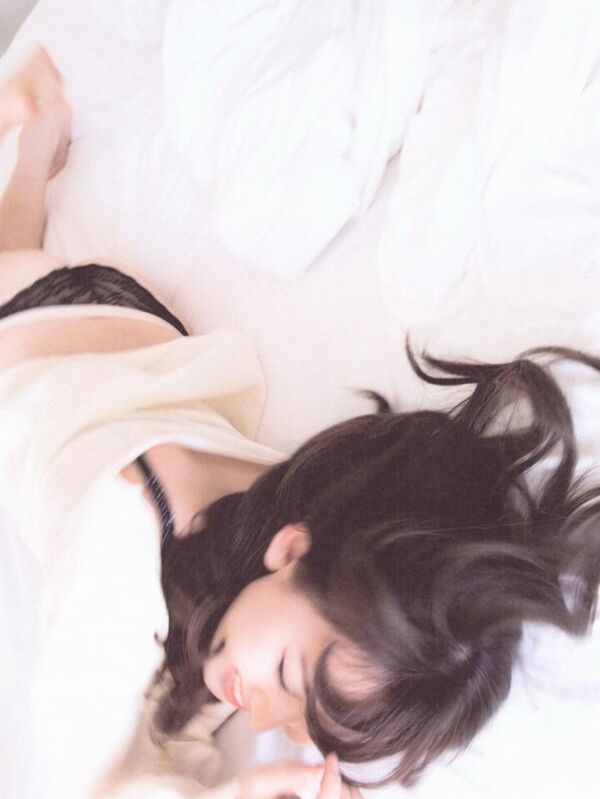 小嶋陽菜エロ画像