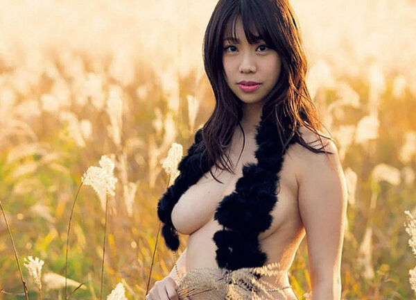 鈴木ふみ奈エロ画像