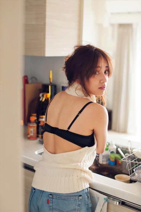 都丸紗也華エロ画像