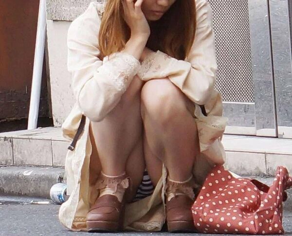 街撮りパンチラエロ画像