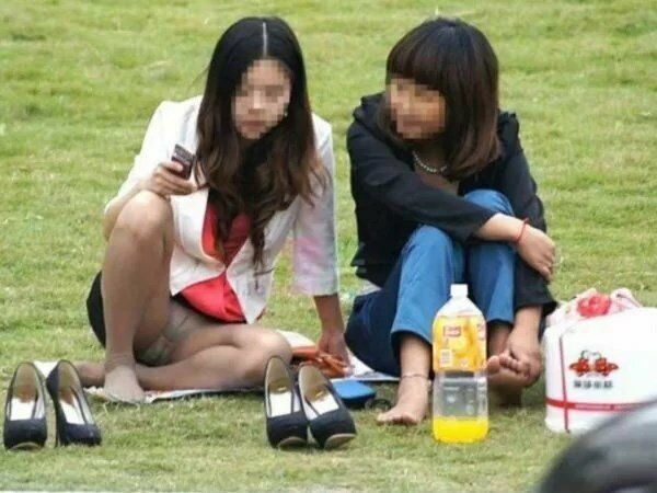 街撮りパンチラエロ画像
