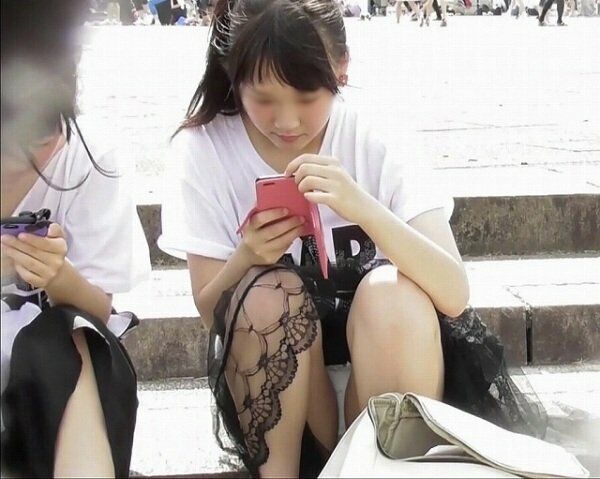 街撮りパンチラエロ画像