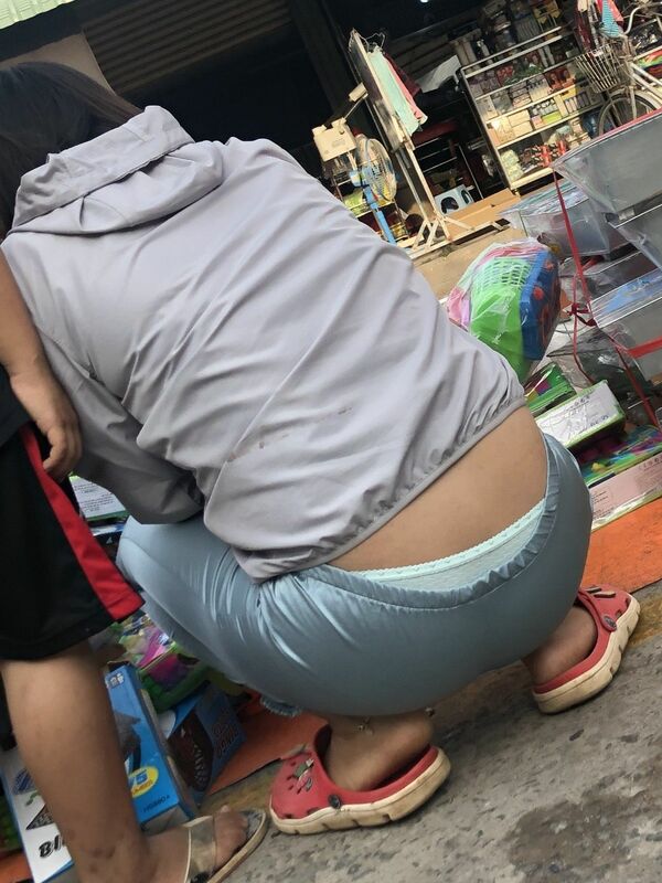 街撮りパンチラエロ画像