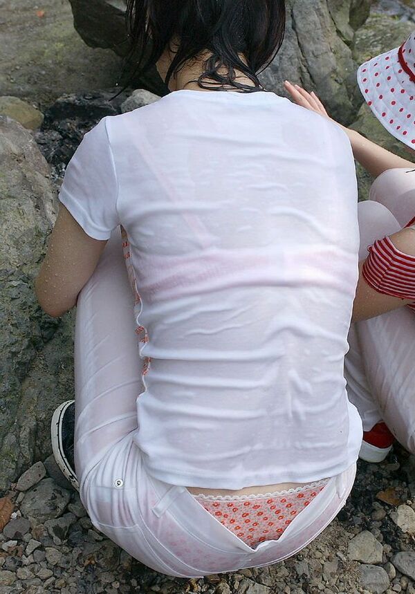街撮りパンチラエロ画像