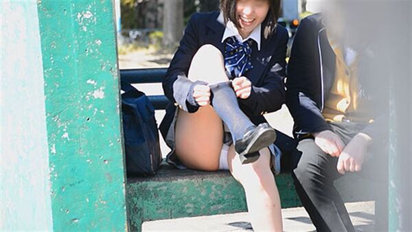 街撮りパンチラエロ画像
