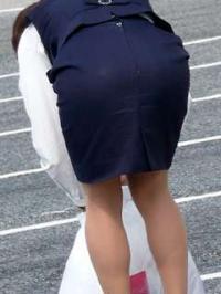 パチンコ屋で働くウエイトレスのちょいエロ画像ｗｗ