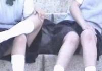 昼休みにパンチラしまくる女子校生たちを遠距離盗撮！！