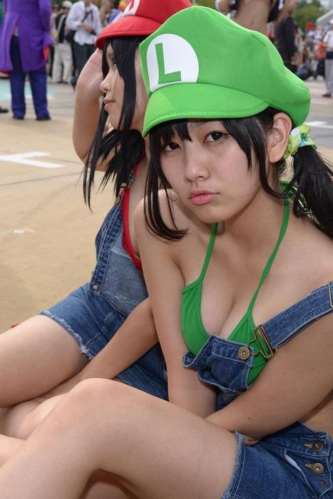 過激コスプレ！！中でも目立つデカ乳を集めてみたｗｗのサムネイル