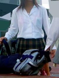 白シャツが透けブラしまくりJK夏の制服！！