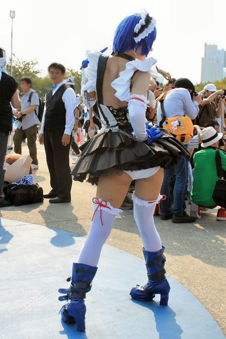 【18禁】生足がエロ過ぎる美脚コスプレイヤー達ｗｗのサムネイル