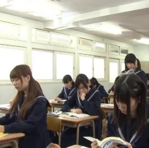 【Jkセックス動画】この学園では授業中も休憩中もいつでもSEXができます。のサムネイル