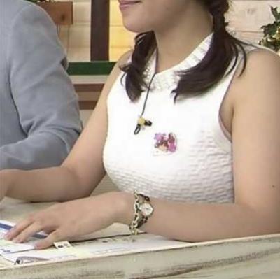 メガネにミニスカート。トドメに爆乳を意識した服。もう鷲見玲奈は痴女にしか見えねぇ～のサムネイル画像