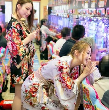 こんな娘だったら買ってもいいと思うパチンコ店のコーヒーレディーのサムネイル