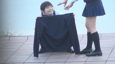 野外放尿盗撮エロ画像58枚！大人になっても野ションとかダメでしょ～・・・っえ？そういうプレイ？のサムネイル画像