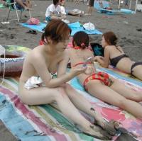 夏の海はハプニングしまくりでエロ過ぎでしょｗｗｗ