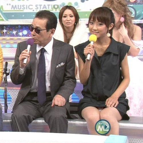 女子アナのふしだらな瞬間エロ画像のサムネイル