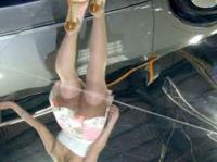 鏡反射パンチラエロ画像22枚！おしゃれで鏡張りにしたつもりがエロ要素で使用されるｗｗｗ