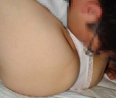 素人クンニエロ画像60枚！彼女のマンコを舐めまくりな写メが抜ける！のサムネイル画像