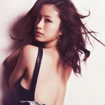 上戸彩エロ画像127枚！濡れ場ヌードや着衣おっぱい・貴重な水着グラビア毎日更新のサムネイル画像