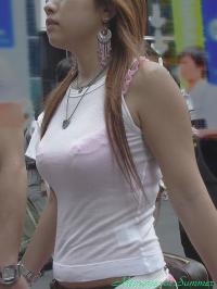 透けブラにスケブラ街はエロで溢れていたｗｗ