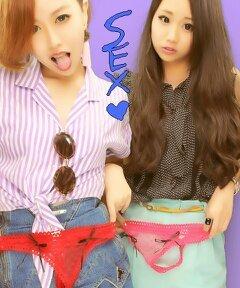 プリクラではしゃぐ素人達のエロプリが…実にエロい！！のサムネイル画像