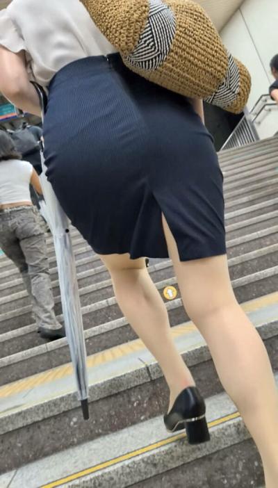 女性の社会進出が進むほどスーツフェチの天国に近づいている【OL盗撮画像90枚】のサムネイル画像
