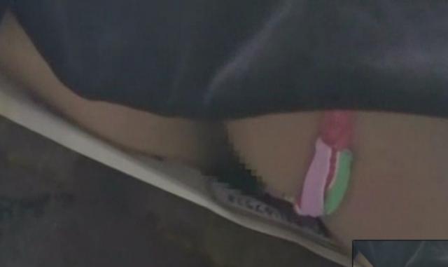 公園で撮影した人妻のパンチラ動画が過激すぎる件ｗｗのサムネイル