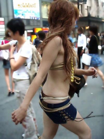 街中エロい格好エロ画像31枚！外で見つけたとてもエロい格好の女性を隠し撮りのサムネイル画像