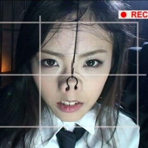 鼻フックした姿って研ナオコにしか見えないのはオレだけ？のサムネイル