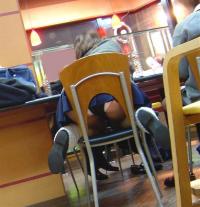 ファーストフード店での盗撮が流行ってるらしいゾw