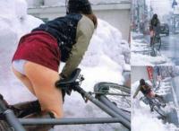 コケた拍子にちらりと見えるハプニングパンチラ画像って意外とエロくね～？