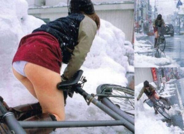 コケた拍子にちらりと見えるハプニングパンチラ画像って意外とエロくね～？のサムネイル