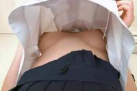 JK下乳エロ画像12枚！セーラー服を着たJKコス素人の胸を下から見上げてみたのサムネイル画像