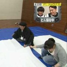 【放送事故】フジテレビで女性ＡＤの乳首がポロリと映ってしまった…⇒拡大画像でご確認ください…のサムネイル
