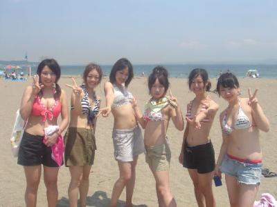 何気ない集合写真けっこうエロく見えるよね！！のサムネイル画像