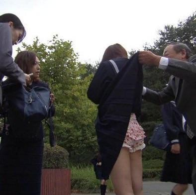 スカートめくり。それは漢を試した青春時代のサムネイル画像