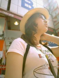 たすき掛けでおっぱいの形がはっきりわかっちゃう人妻ｗｗ