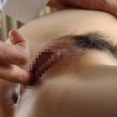 これぞゴットハンド(?)指でよがる女性の姿がマジエロいｗｗｗｗｗｗｗのサムネイル画像