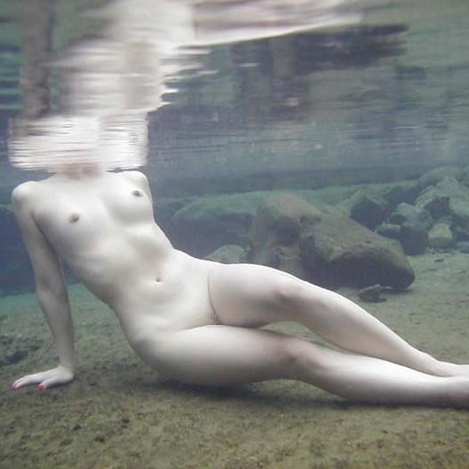 女湯の湯船の中はこんなに素晴らしい光景が広がっているらしいのサムネイル