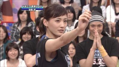 芸能人ブラチラエロ画像39枚！脇からちらりみえたブラージャーが地上波で流れたったｗｗｗのサムネイル画像