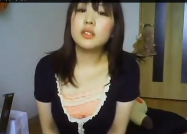 指原似のJKが顔もろ出しの下着姿で生着替え！！のサムネイル