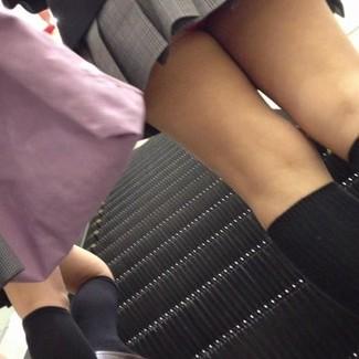 JKを追跡盗撮とかこの撮影者はヒマ人過ぎるｗｗｗのサムネイル