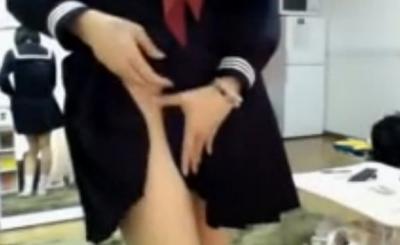 あまちゃん似のJKが紐パンを生着替えエロ過ぎ注意！！のサムネイル画像